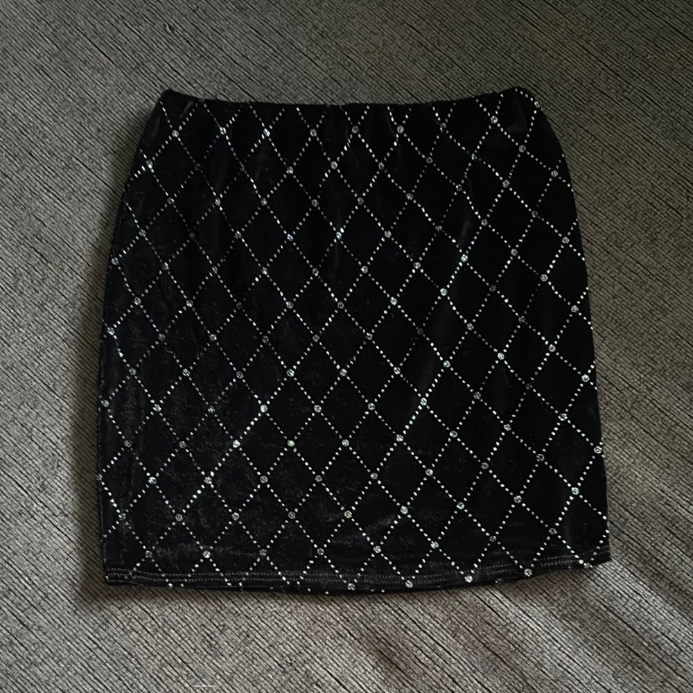 Chic Black Diamond Pattern Skirt